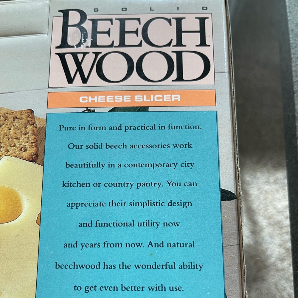 ☀️ New in the box, BeechWood cheese slicer